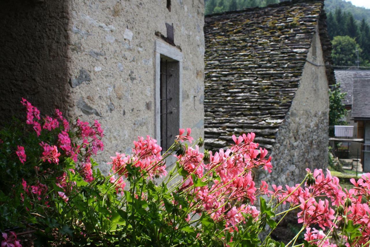 B&B Casa Quaroni Anzino Exterior photo